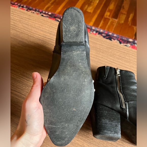 Ankle boot w/studs and side zip - Picture 5 of 5